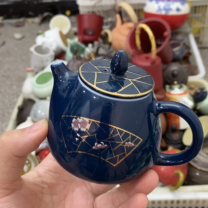陶瓷艺术品及陶瓷壶