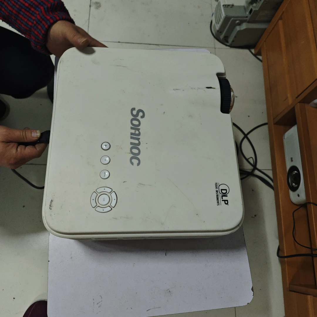 高清短焦投影仪运费到付