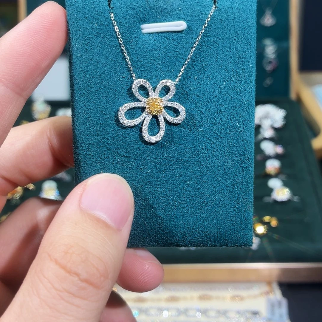 颈饰钻石18K金镶嵌项链