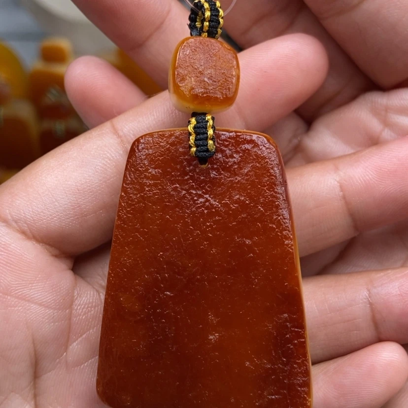 【闪购商品】琥珀颈饰未镶嵌