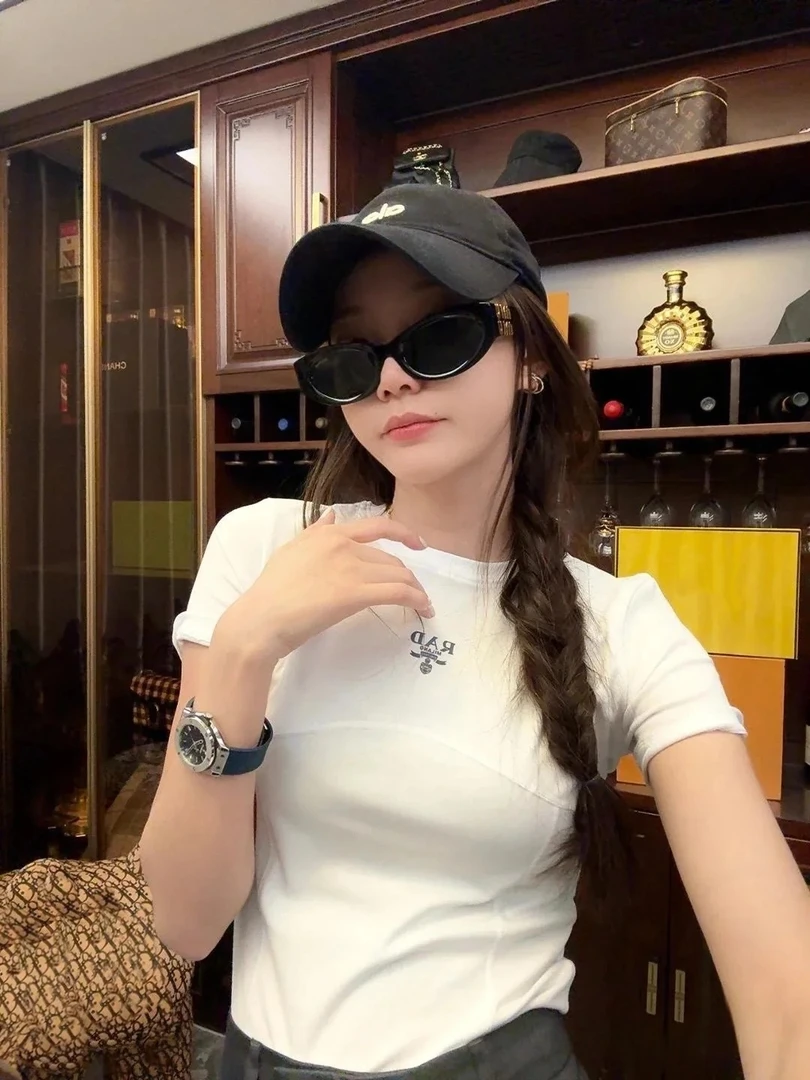 休闲T恤运动圆领印花女款简约常规夏季短袖-69036