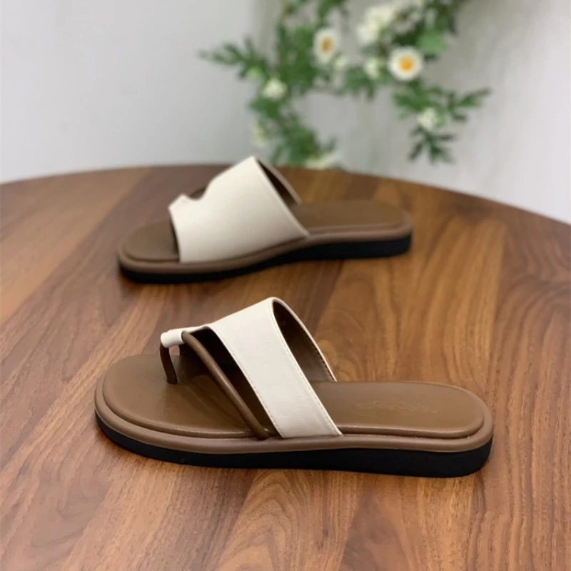 新款夹趾平底拖鞋女2025夏季时尚小众外穿设计感时尚百搭沙滩凉拖