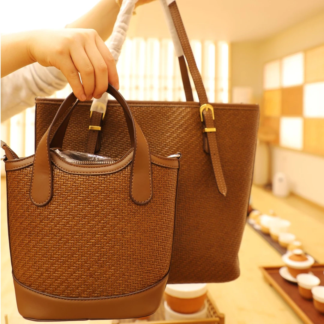 杨昌芹藤编高级感藤草编制女包斜挎手提单肩包新款百搭