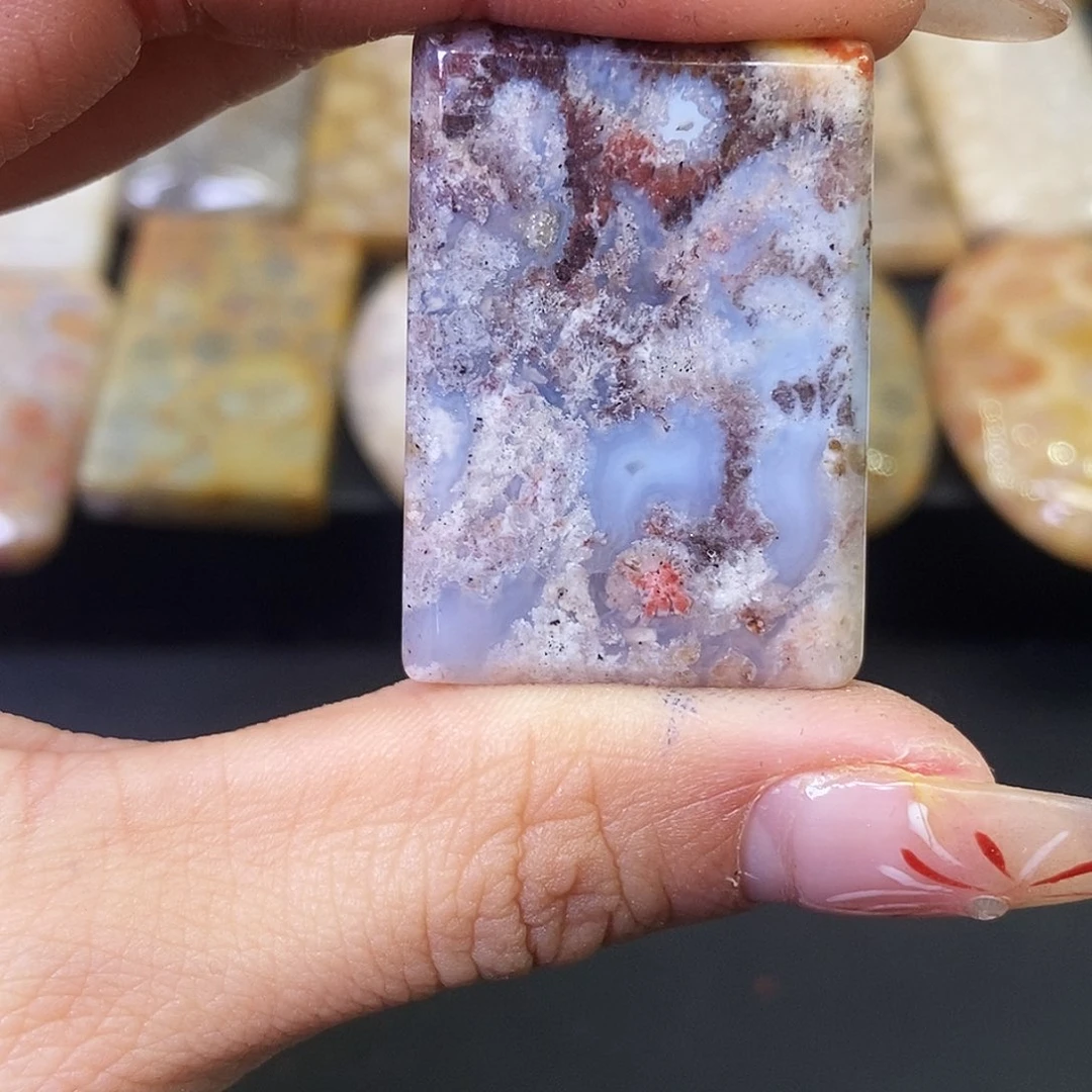 硅化玉颈饰合金是**