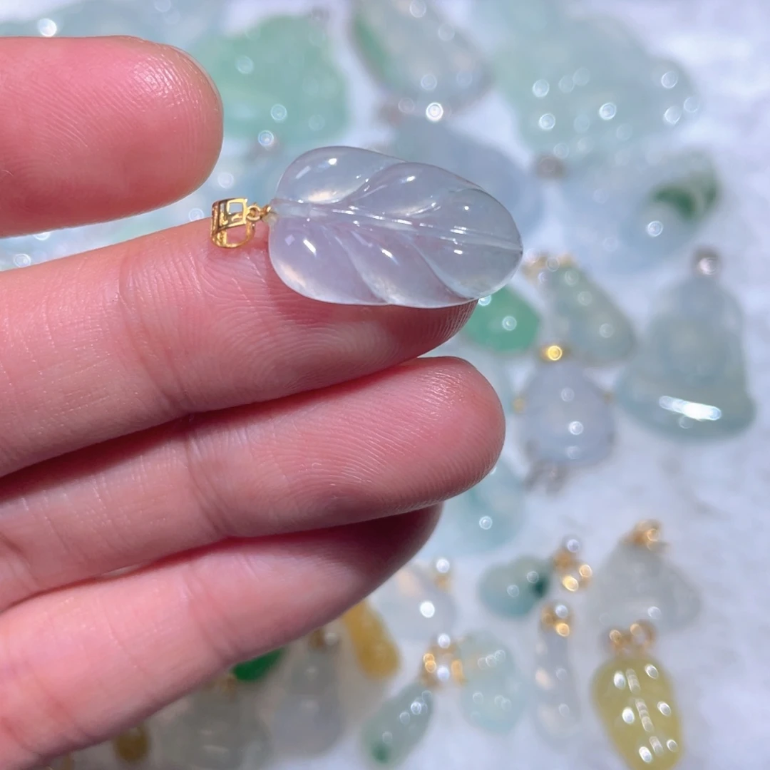 翡翠18K金镶嵌颈饰翡翠