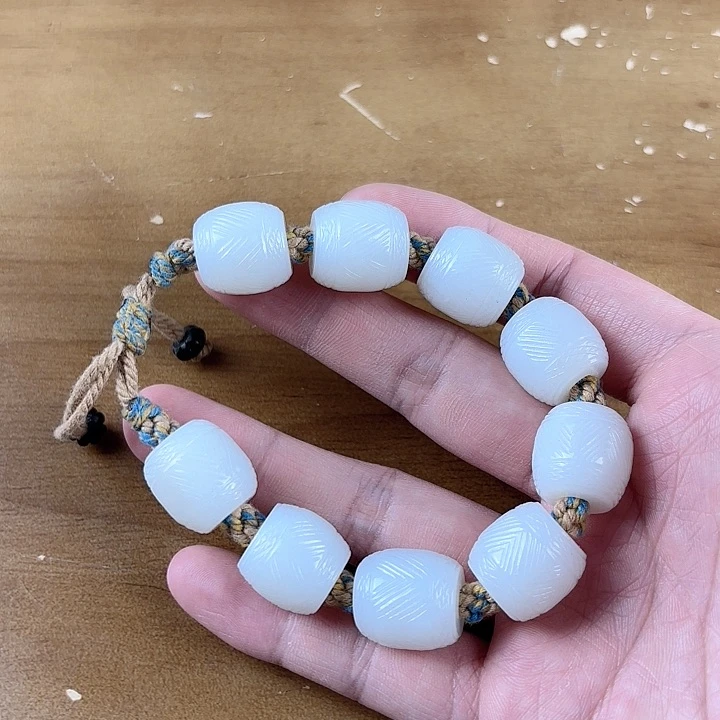 丑***丑和田玉未镶嵌挂件