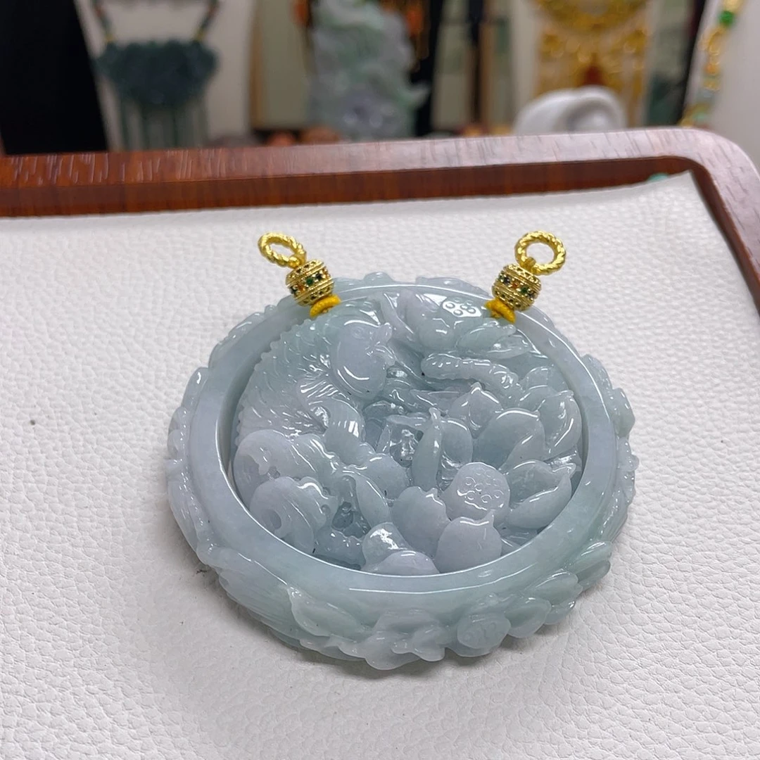 翡翠未镶嵌颈饰翡翠手镯
