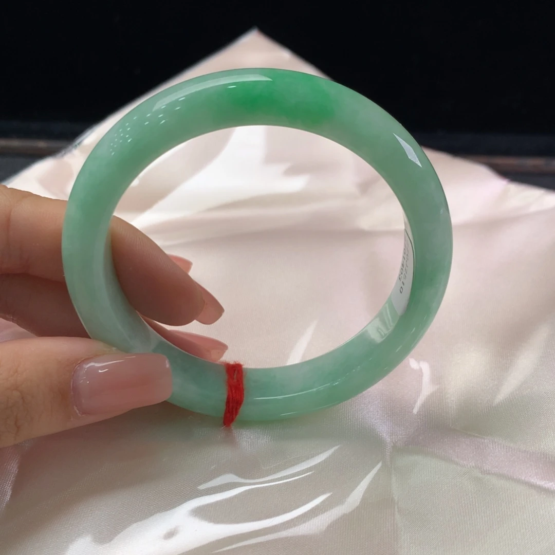 翡翠未镶嵌手镯缅甸A货翡翠 种水阳绿55 56