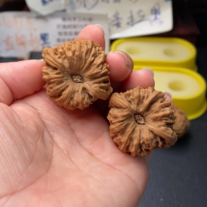 文玩核桃吊坠拉丝酒杯深凹38尺1010