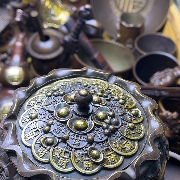 铜12357996546898666689