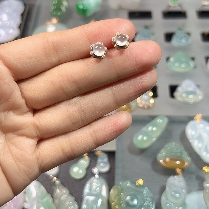 翡翠18K金镶嵌耳饰耳钉