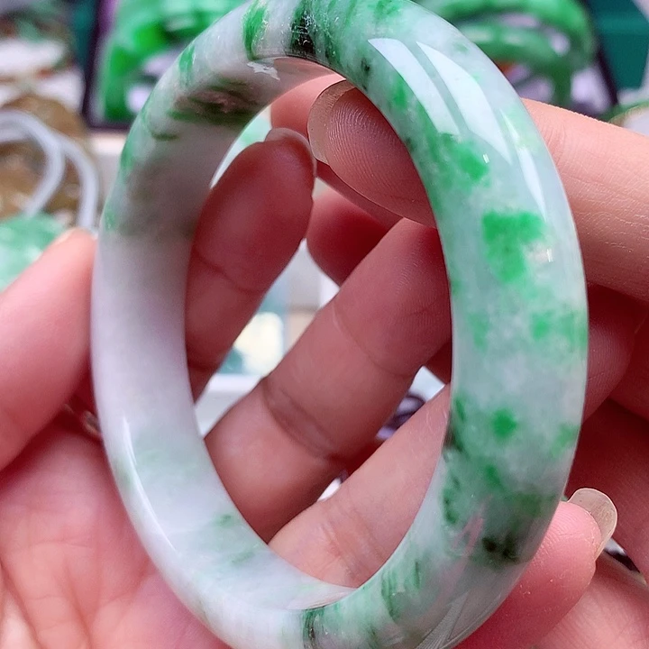 翡翠未镶嵌手镯翡翠