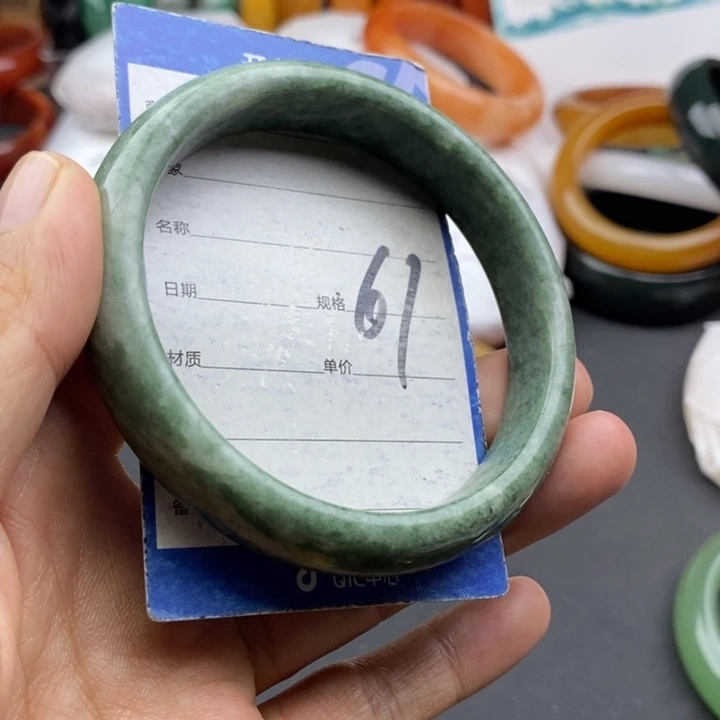 石英质玉未镶嵌手镯