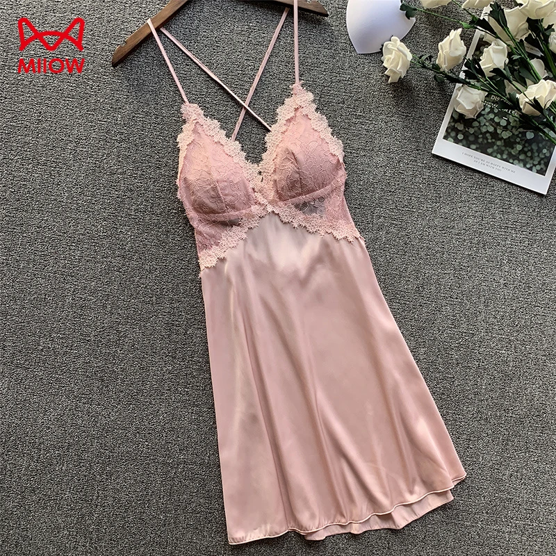 MiiOW/猫人【冰雪丝6539】夏季吊带睡裙女士蕾丝边带胸垫家居服睡衣