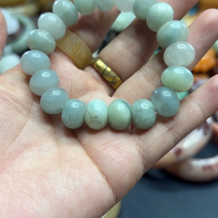 石英岩玉合金颈饰