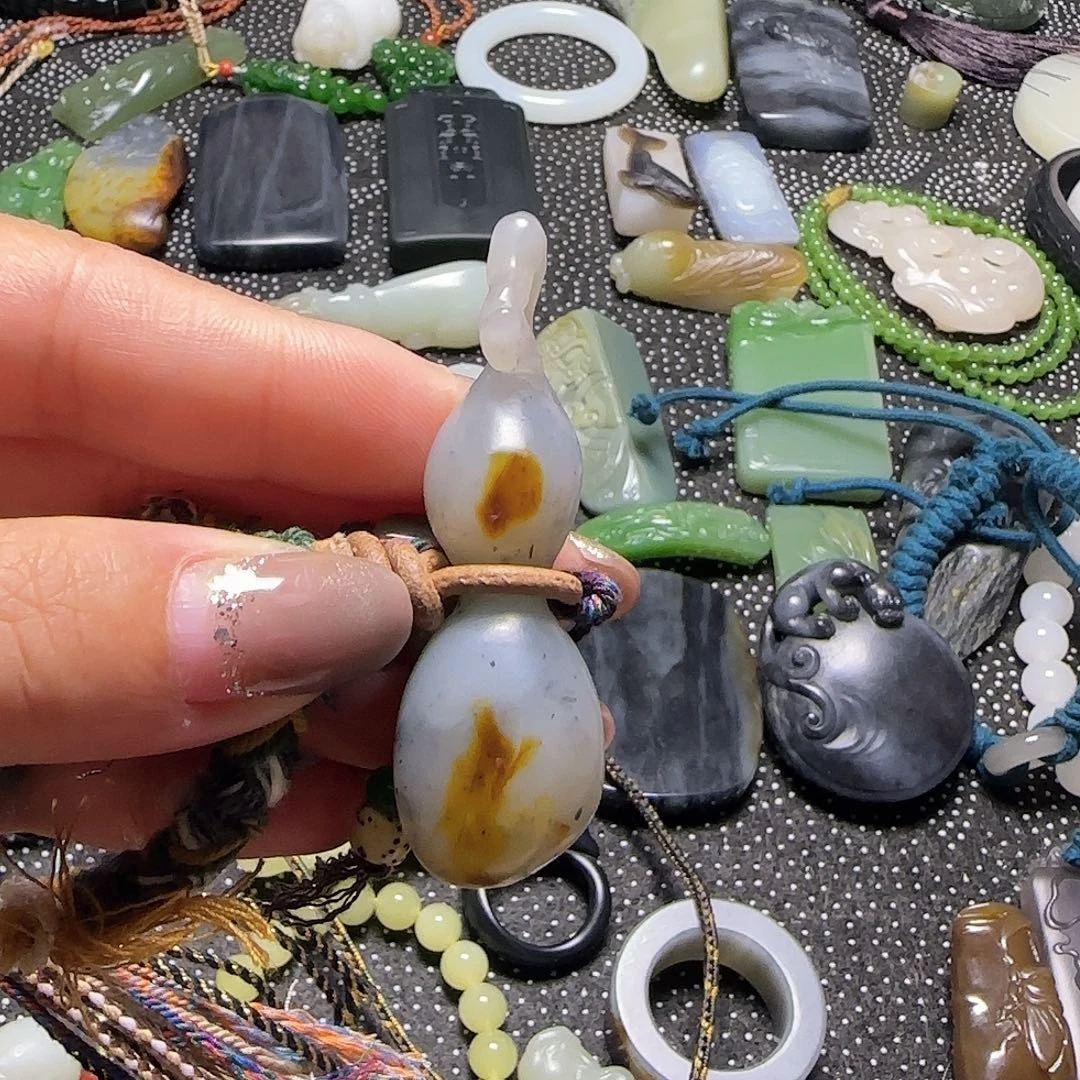 颈饰未镶嵌和田玉