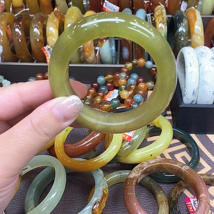 未镶嵌蛇纹石玉手镯