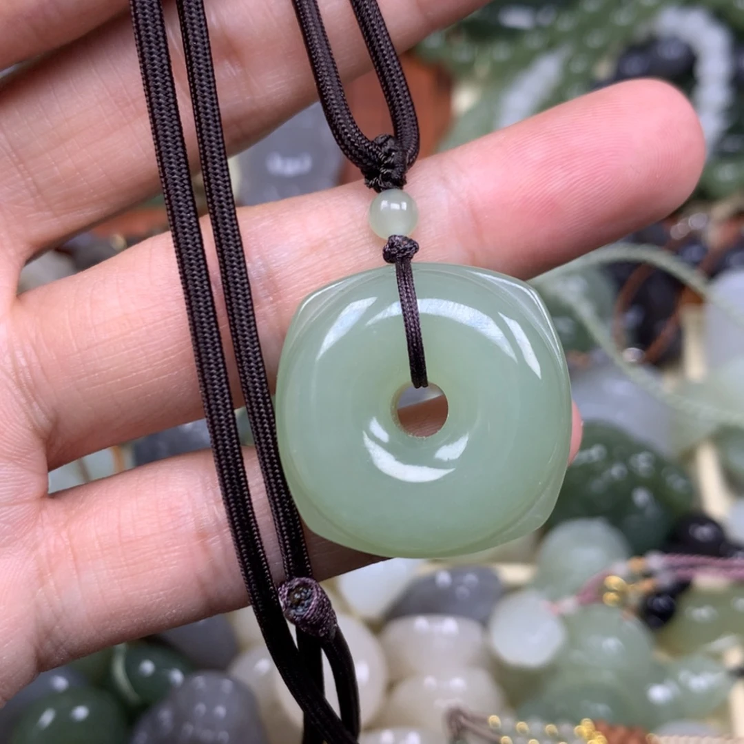 【闪购商品】颈饰未镶嵌和田玉