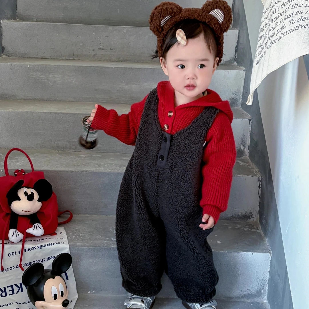 品牌清仓~2025秋冬季新款童装男女童精灵帽毛衣羊羔绒背带裤套装