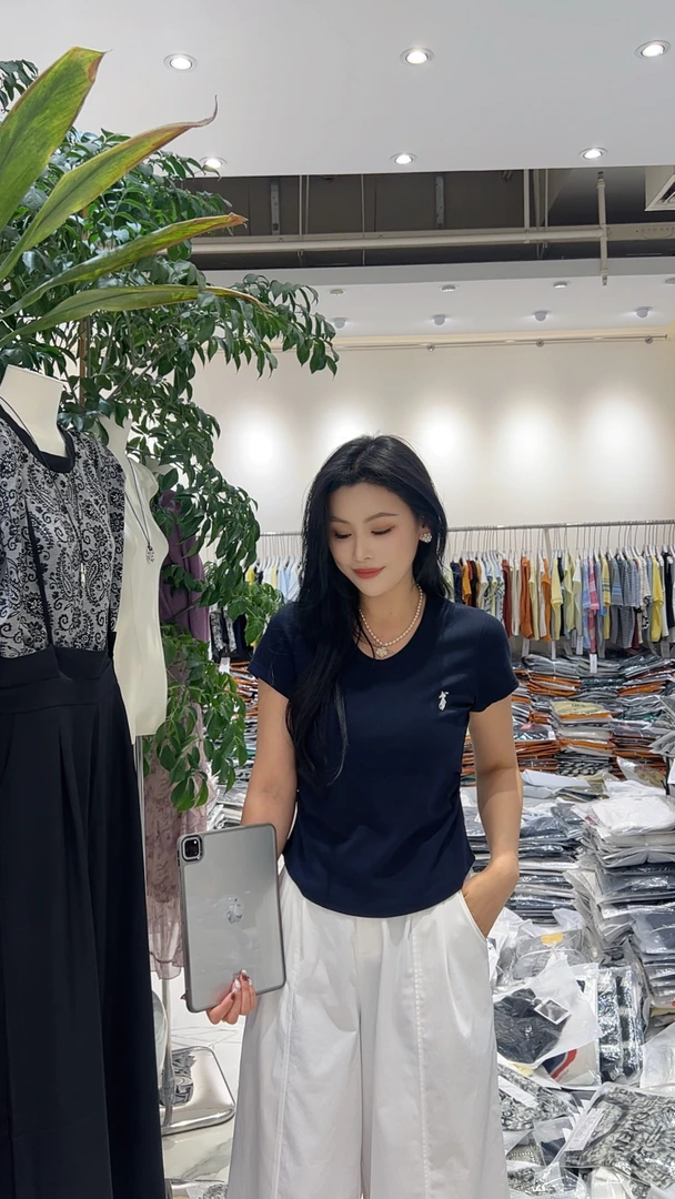 【刺绣小马】欧货刺绣小马显瘦短袖打底上衣-25531