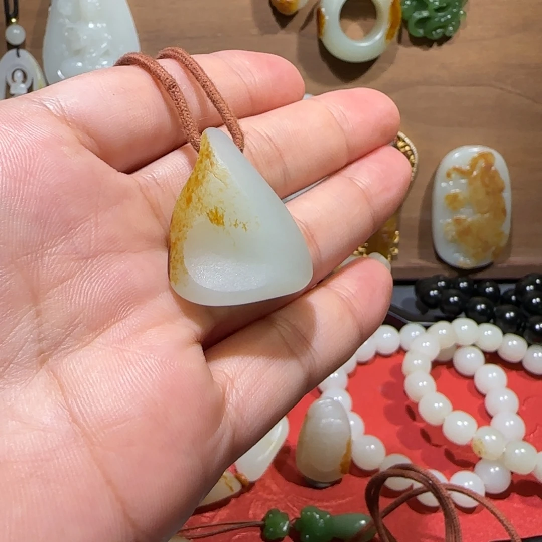 食***神和田玉未镶嵌车挂