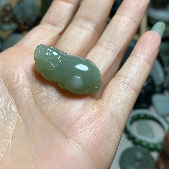 未镶嵌和田玉（糖玉）珠宝半成品