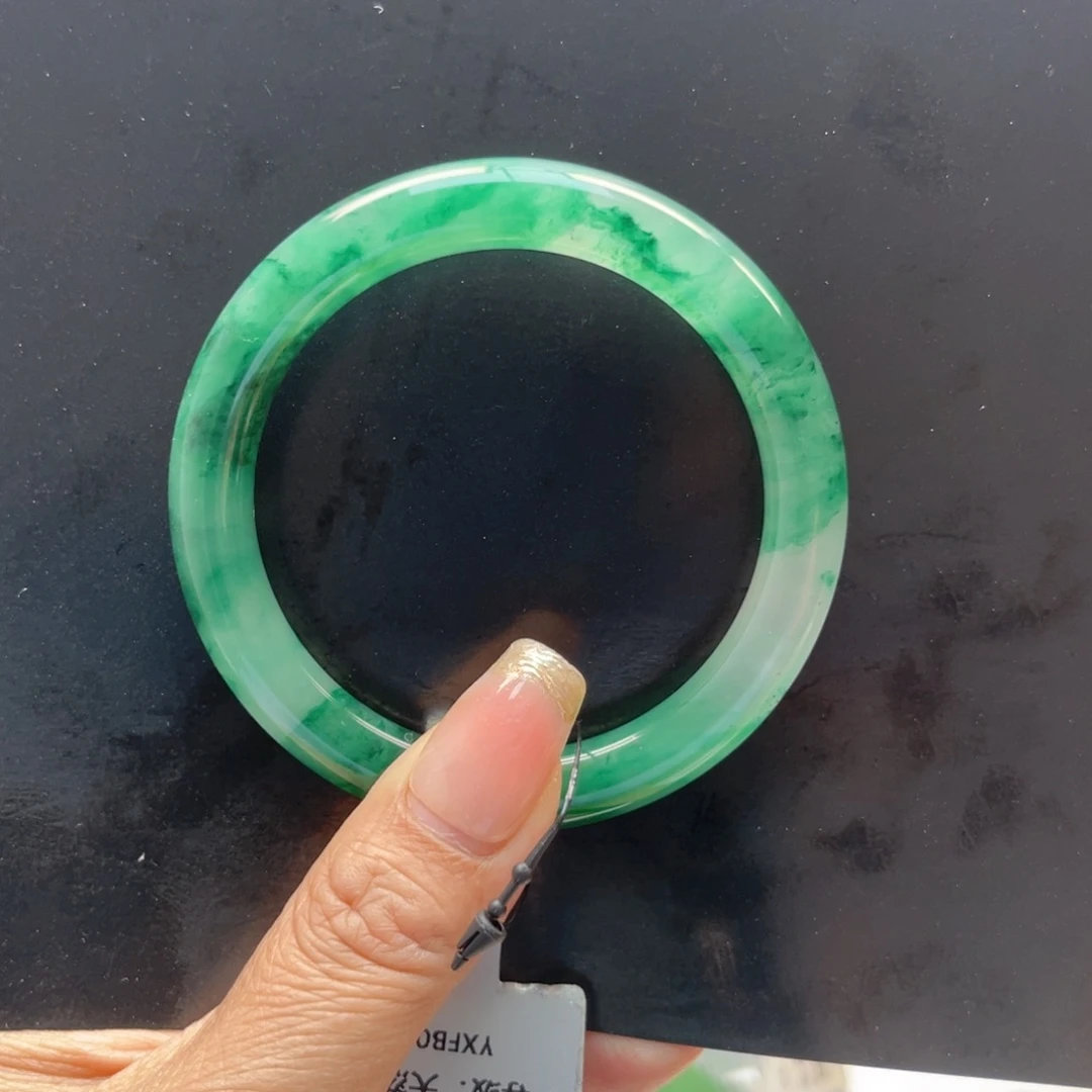 石英质玉（非洲翠）未镶嵌手镯