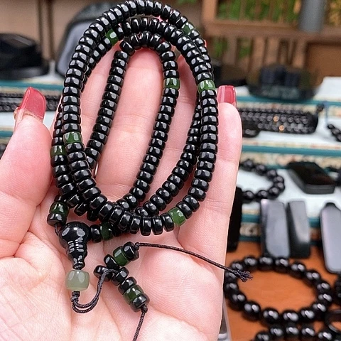 和田玉手链未镶嵌陆**玖