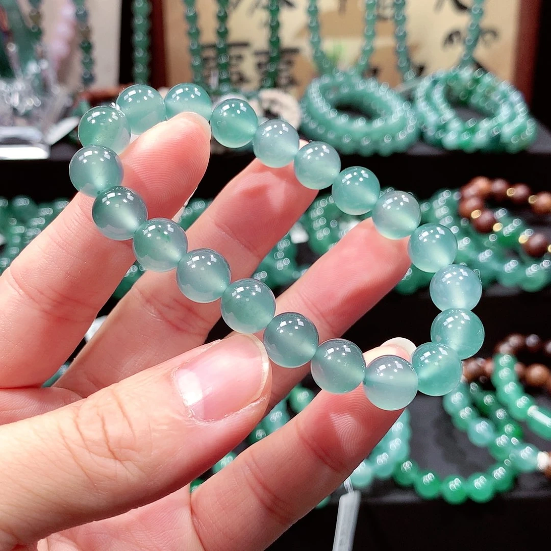 莫***霸翡翠未镶嵌手链卡9.8