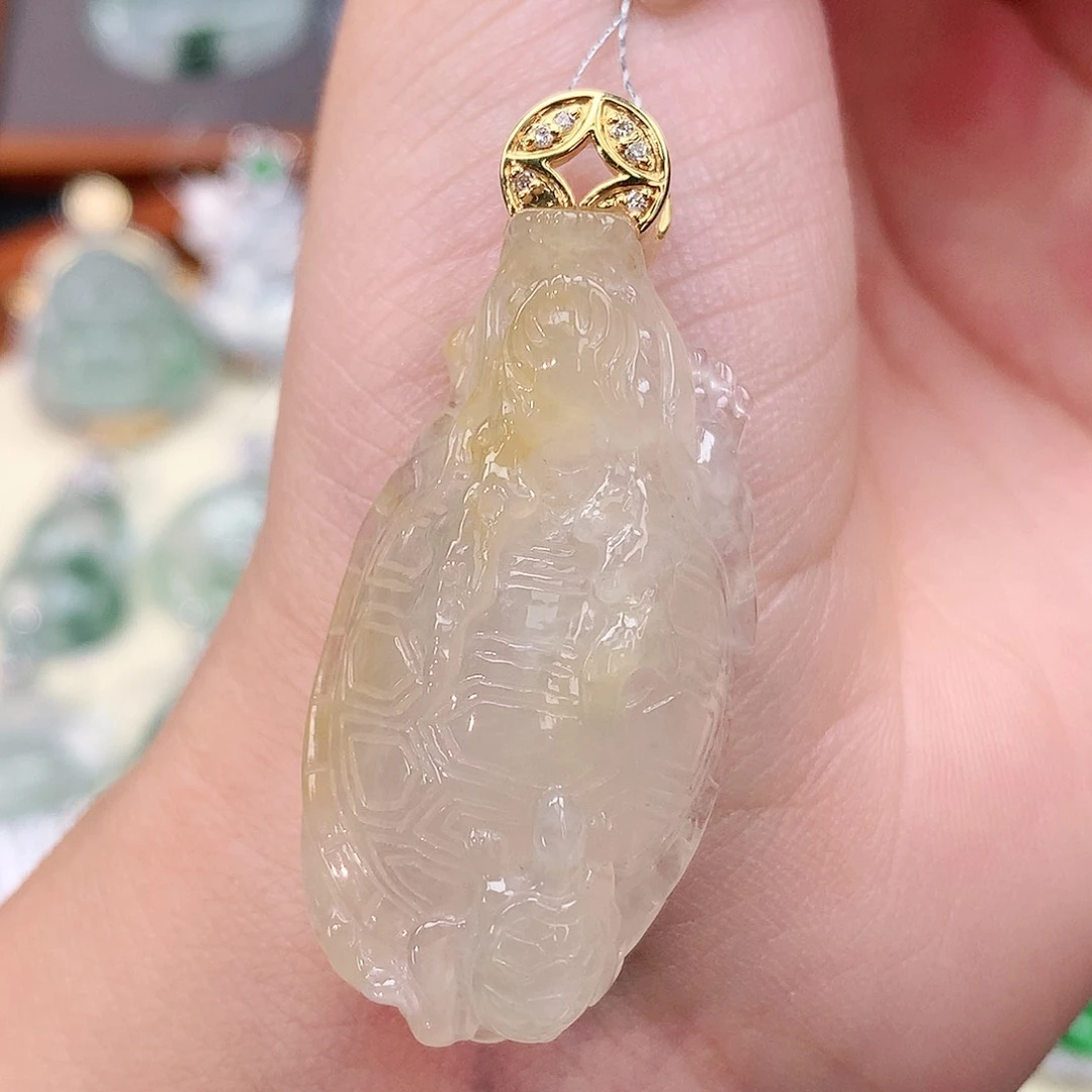 颈饰18K金镶嵌翡翠龙龟