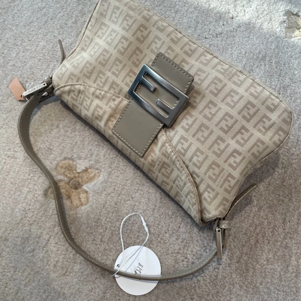 95新 FENDI/芬迪 夏七中古/芬迪奶茶法棍单肩包/19218