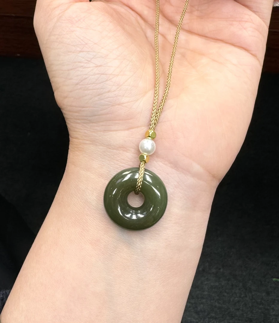 和田玉-甜甜圈吊坠