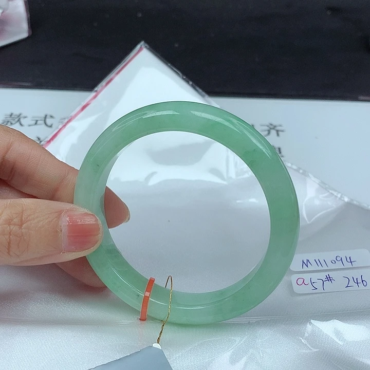 翡翠手镯未镶嵌57圈1094