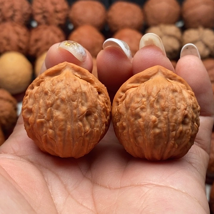 核桃精品文玩核桃手捻荔枝纹