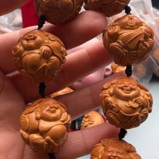 橄榄核手串雕刻工艺