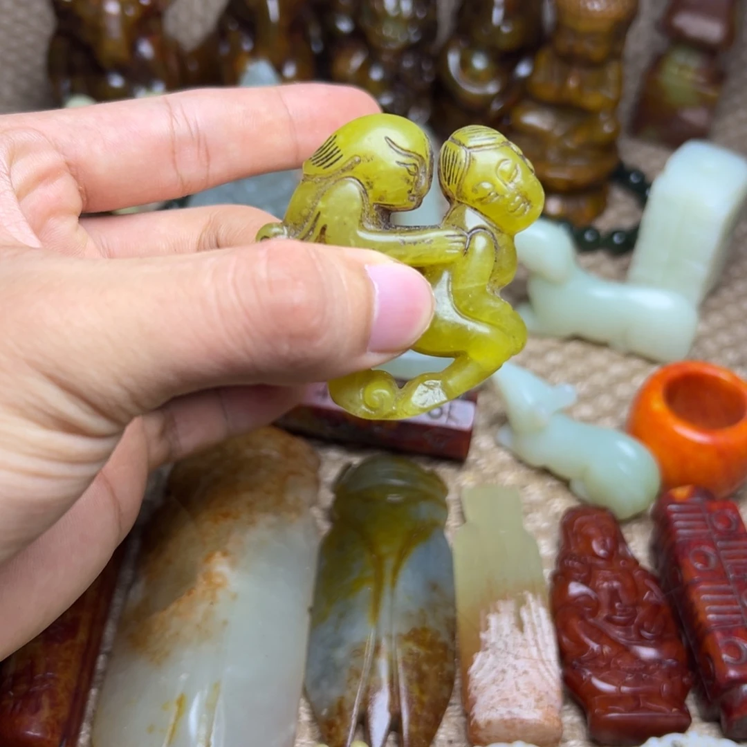 未镶嵌蛇纹石玉颈饰