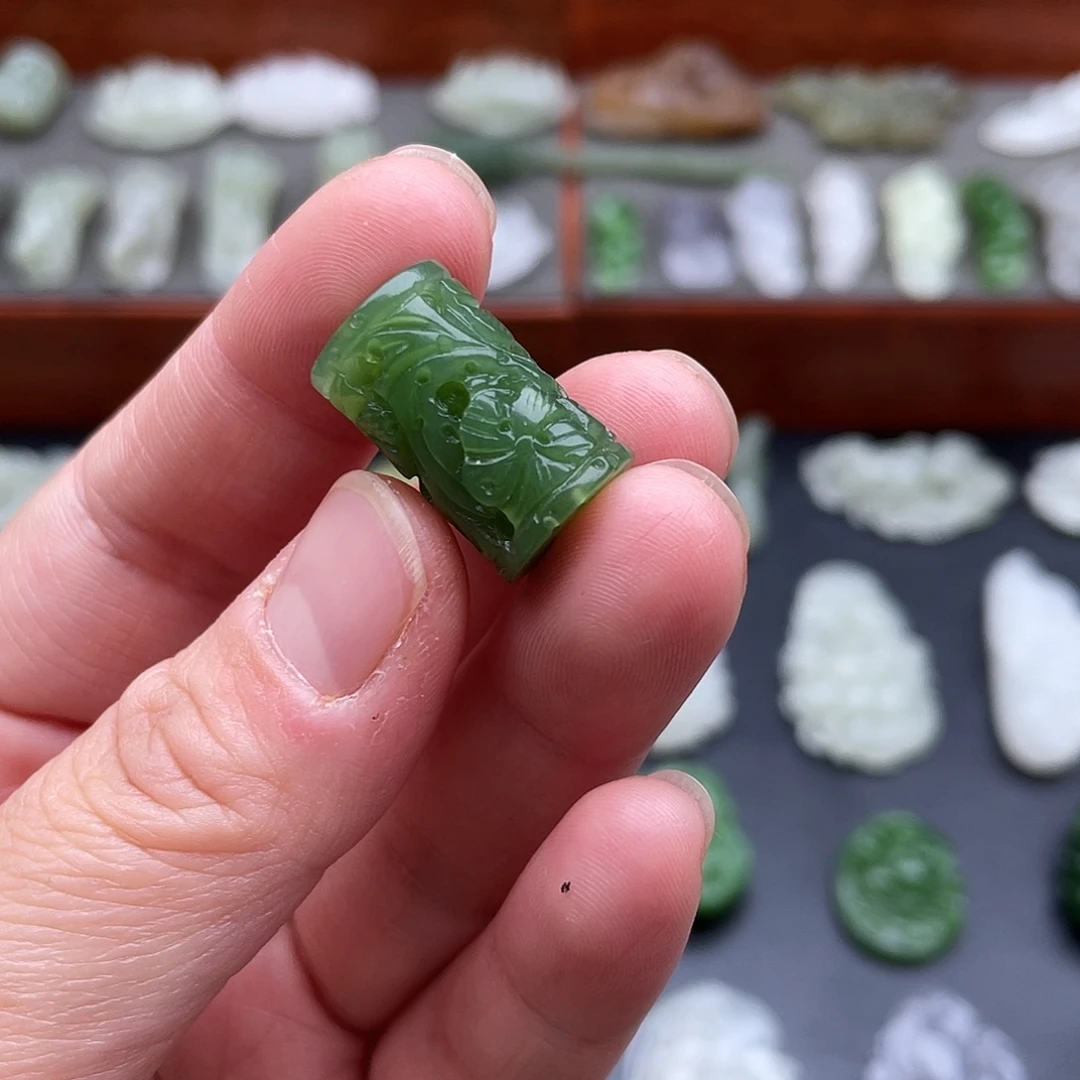 和田玉未镶嵌颈饰碧玉桶珠吊坠