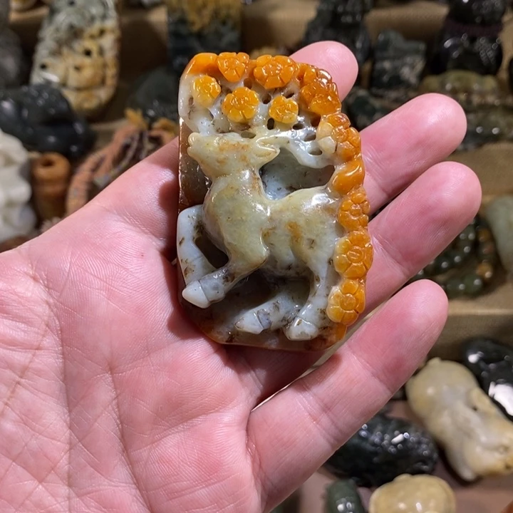 未镶嵌透闪石质玉挂件