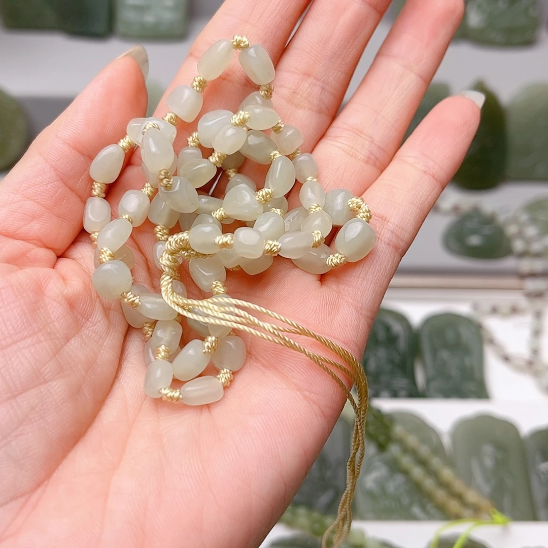 爱***鱼和田玉未镶嵌颈饰