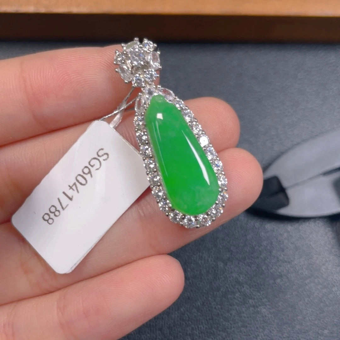 颈饰银S925镶嵌翡翠k k m