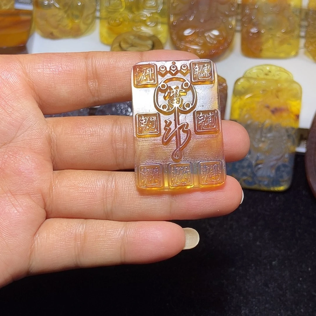 琥珀未镶嵌颈饰缅甸天然琥珀吊坠