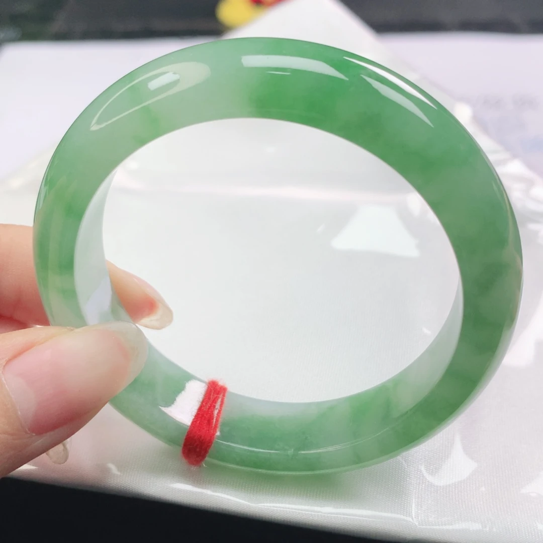 翡翠未镶嵌手镯翡翠52.8果阳绿正圈