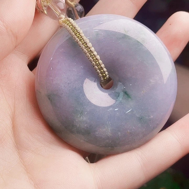 翡翠未镶嵌颈饰多样性