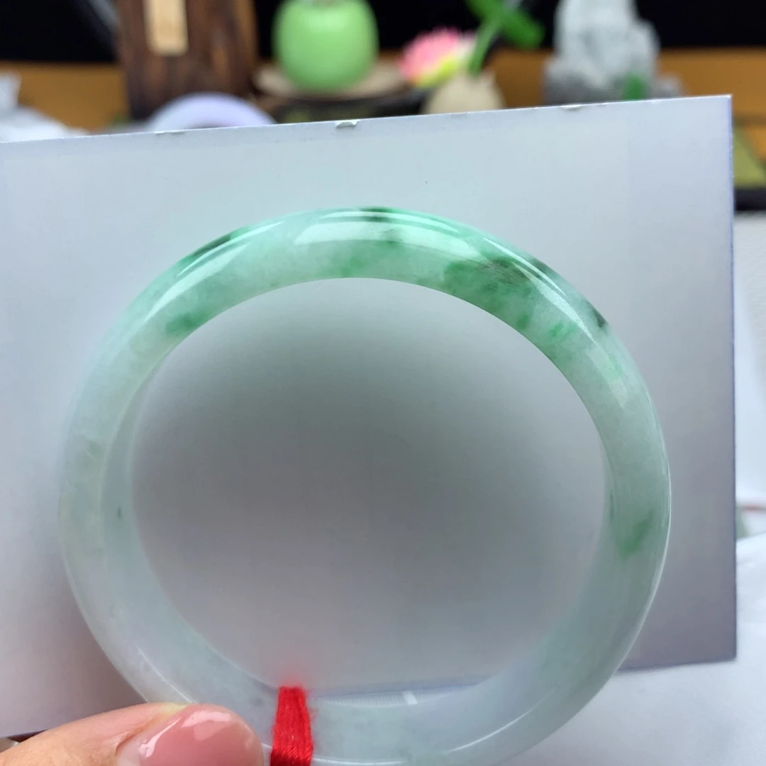 翡翠手镯（圆镯）未镶嵌纯天然