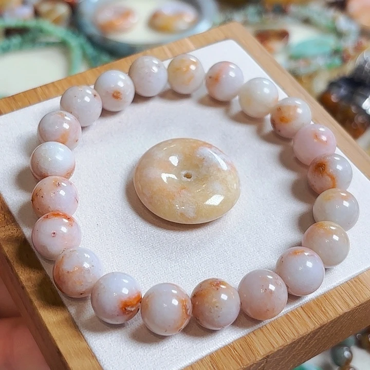 翡翠未镶嵌颈饰10.2