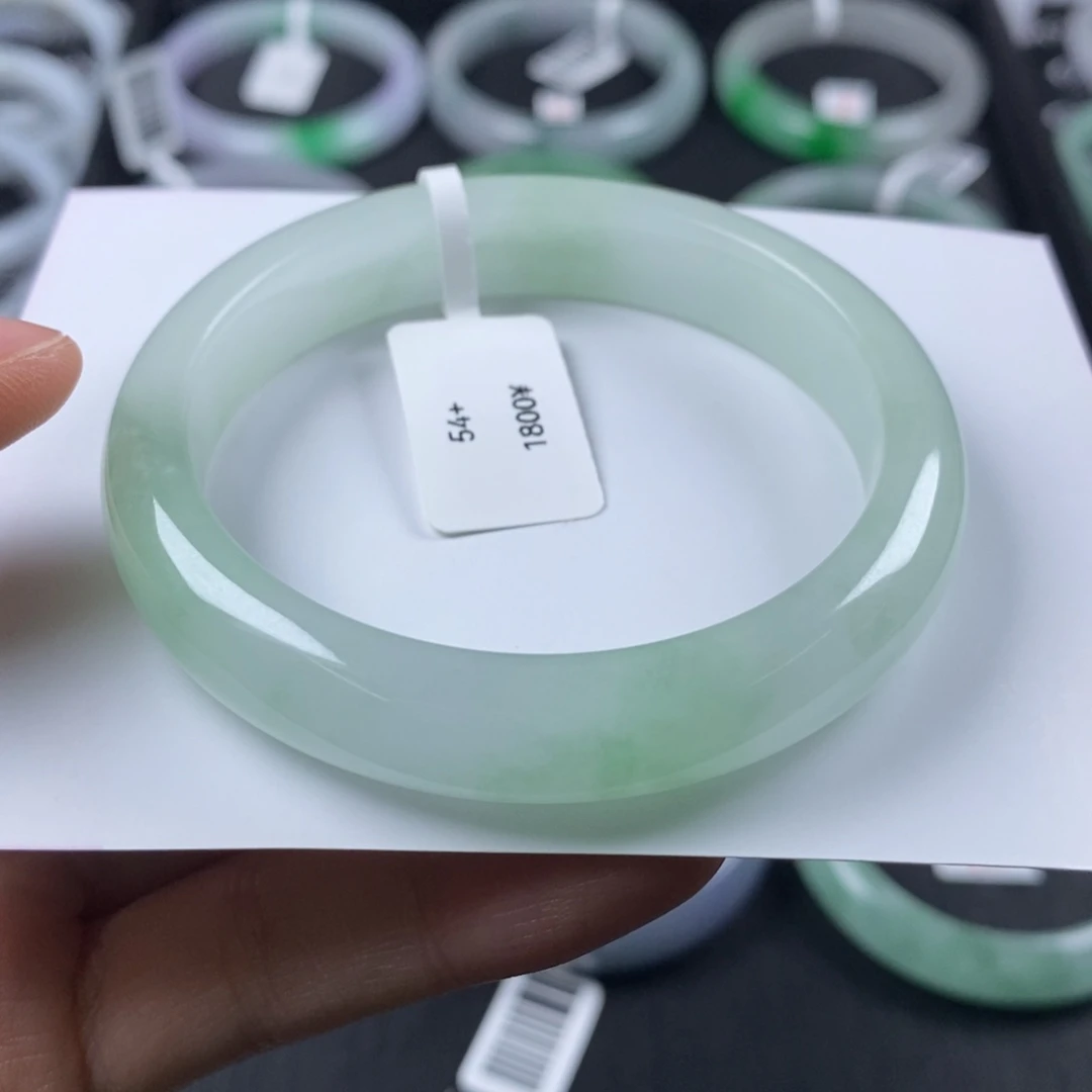未镶嵌手镯款定制翡翠