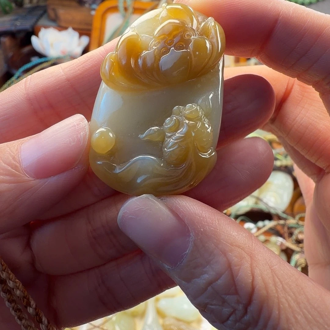 宥***I和田玉未镶嵌颈饰