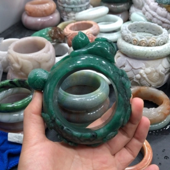 未镶嵌石英质玉珠宝半成品31