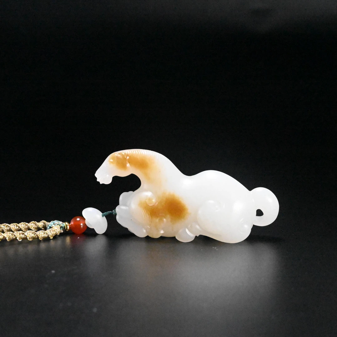 LOT8812和田玉马手把件/保利