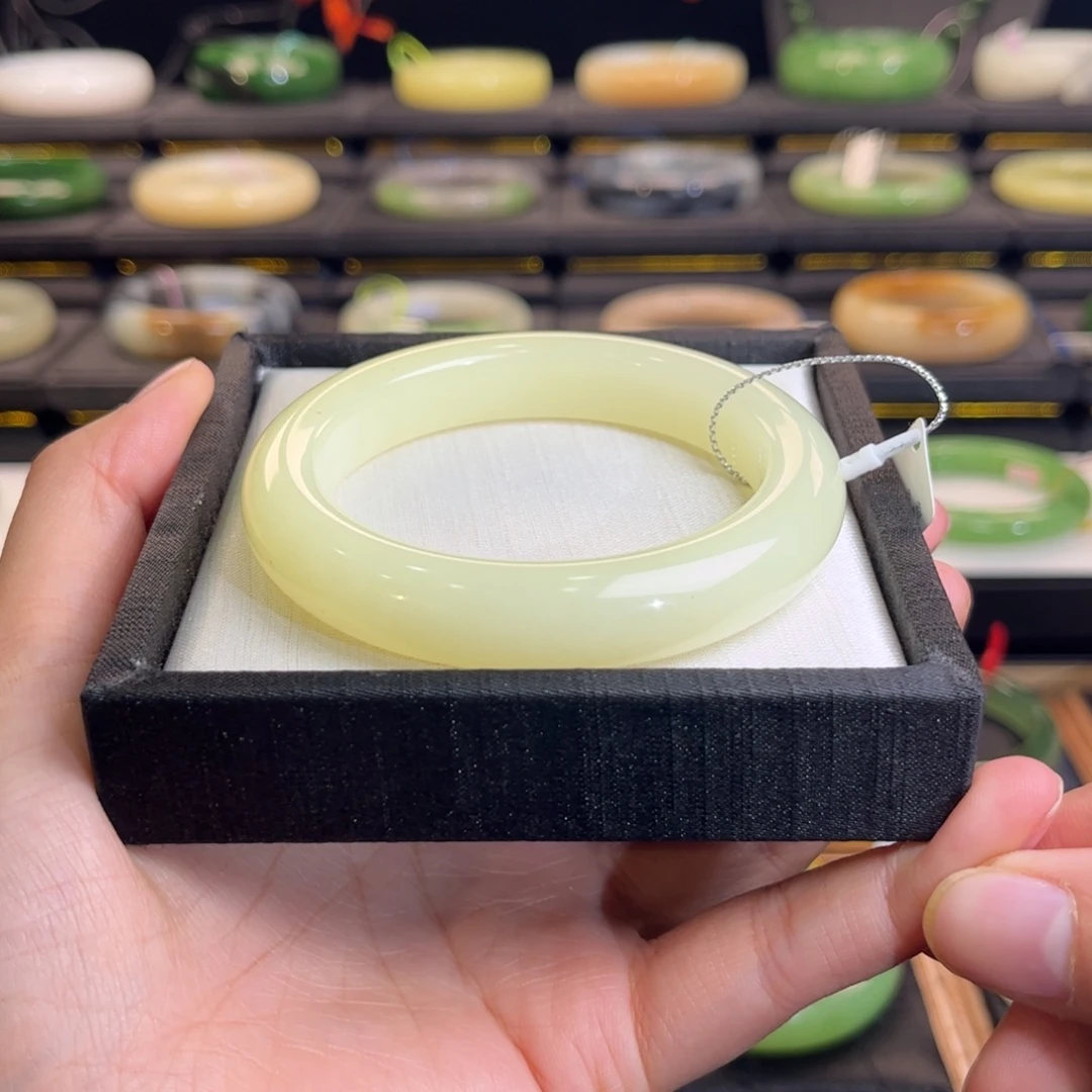 和田玉未镶嵌手镯黄口